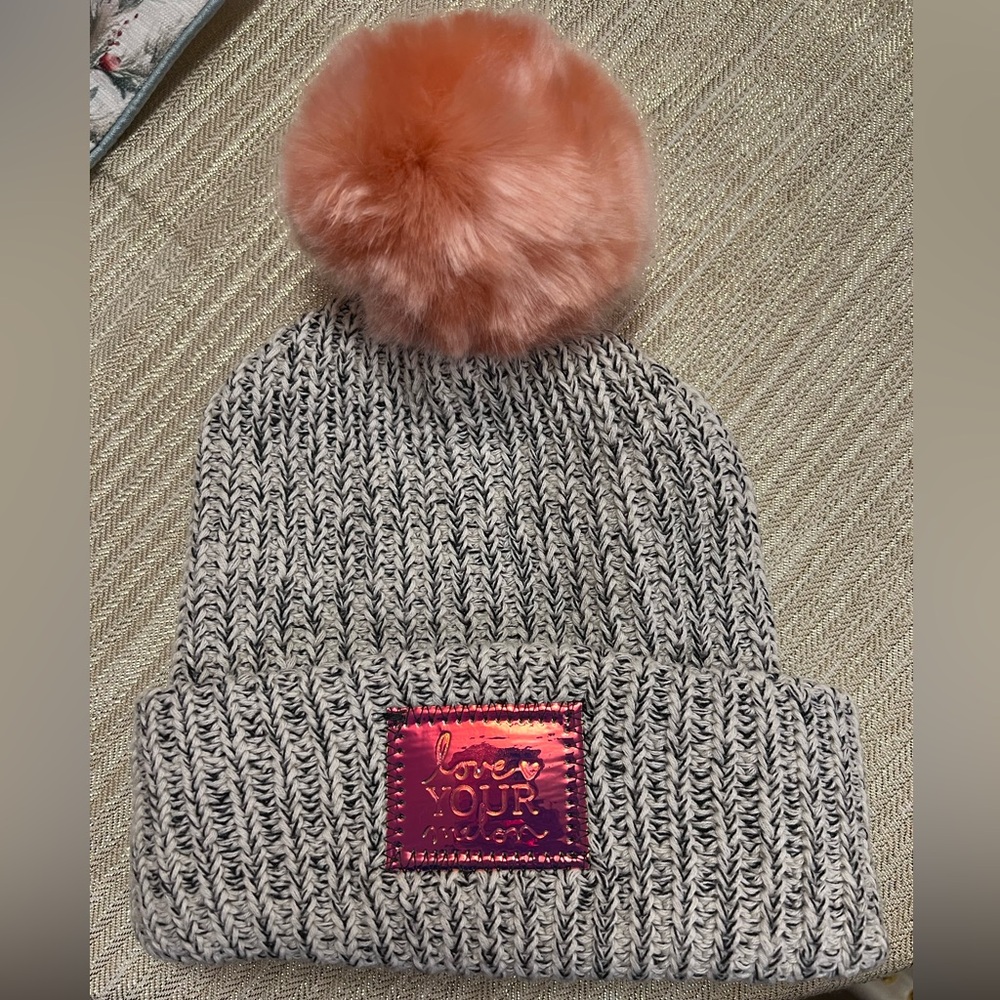 Nwot | Love Your Melon - Gray Knit Beanie With Multicolor Patch And Pink Pom
